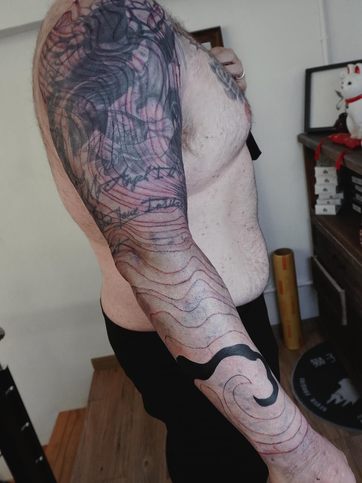 Tattoo by @mung_tattoo — black_and_grey, geometric