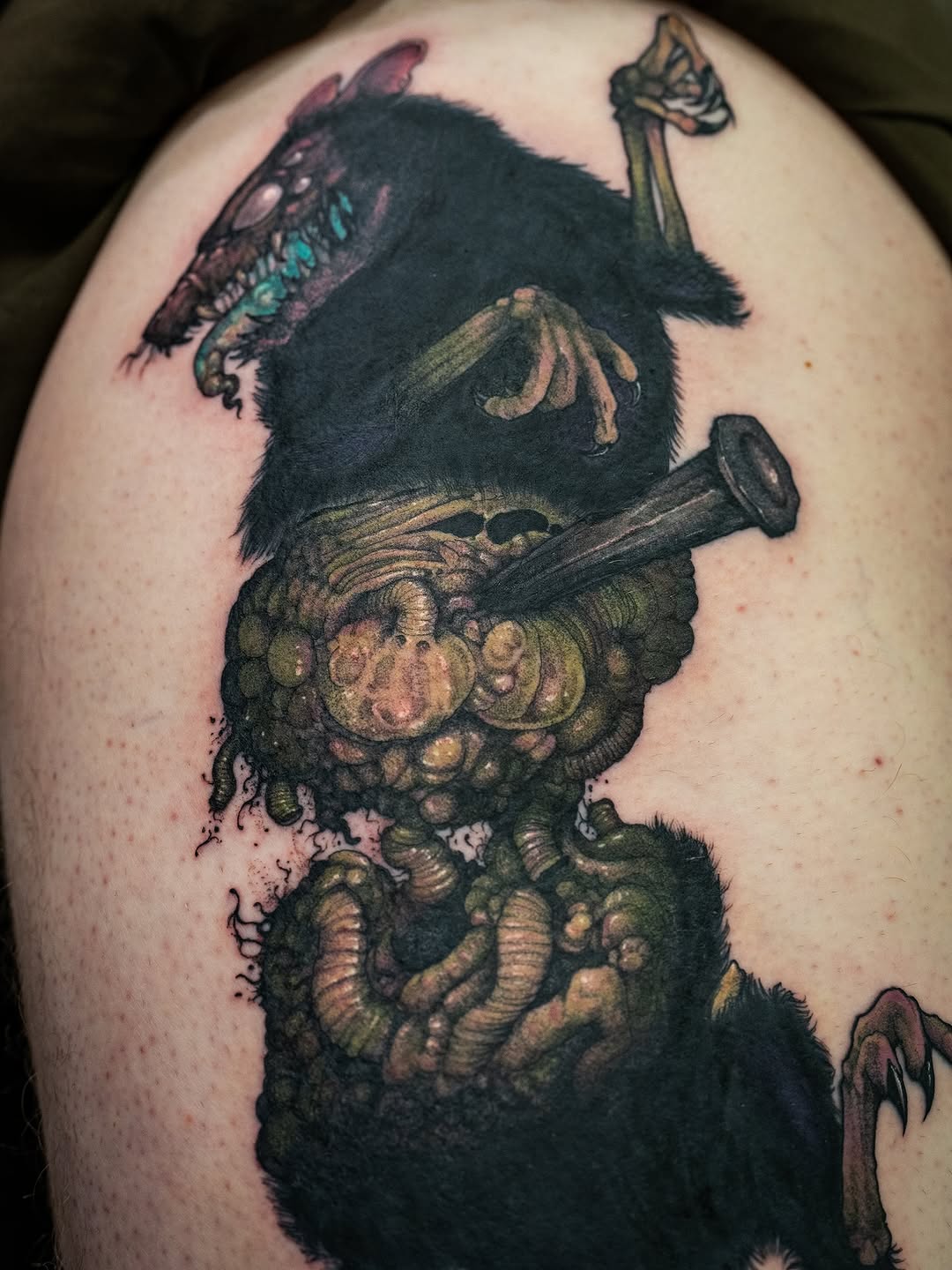 Mutated rat with internal organs dark art tattoo on the shoulder by Xavi Xiva TATTOO