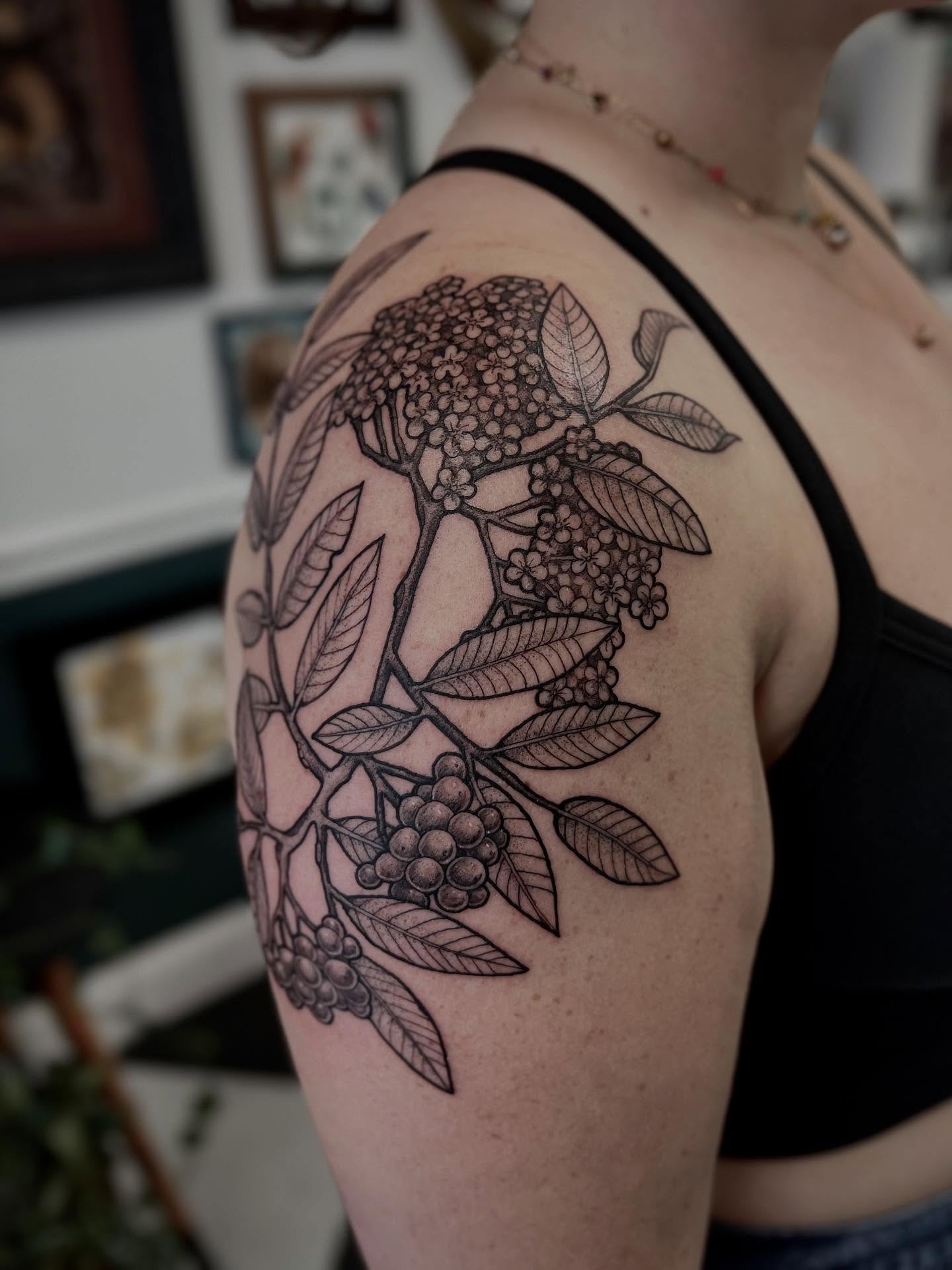 Tattoo by @dustytattoos โ black_and_grey