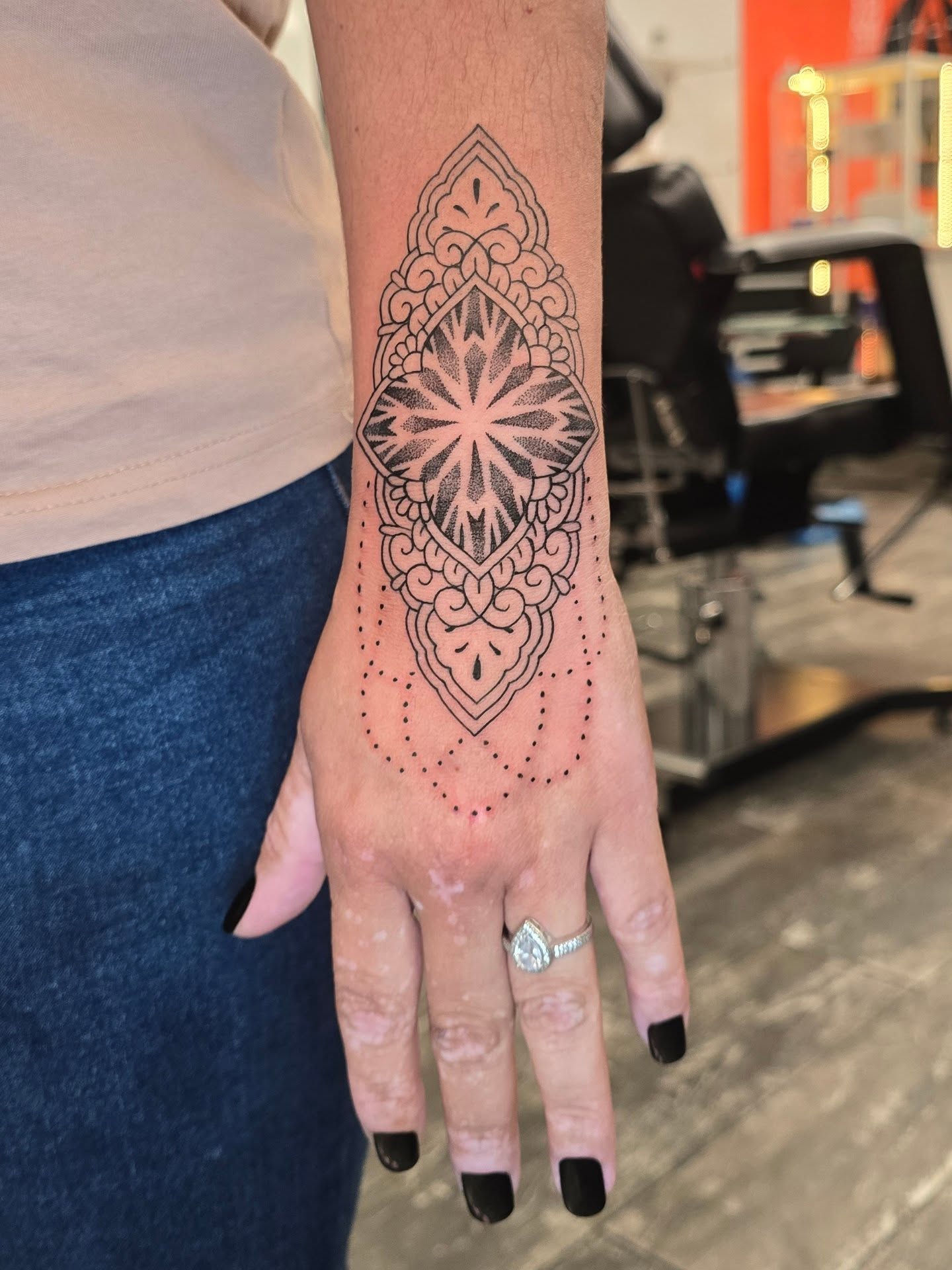 Tattoo by @santostefano.tattoo โ dotwork
