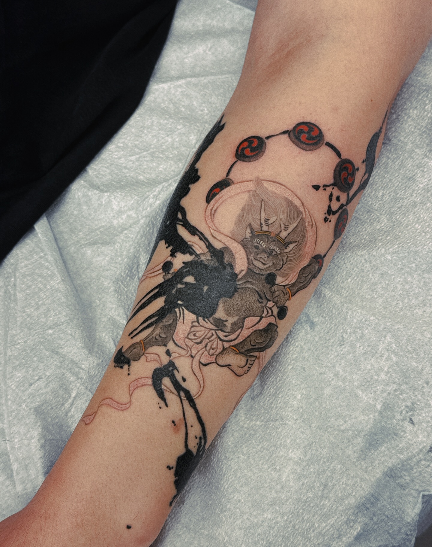Tattoo by @bidan_gil — japanese_irezumi, dotwork