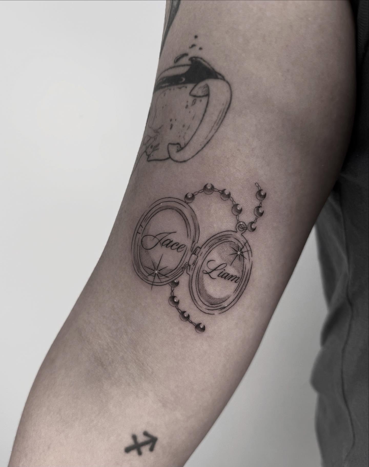 Tattoo by @hellishxtattoos โ black_and_grey