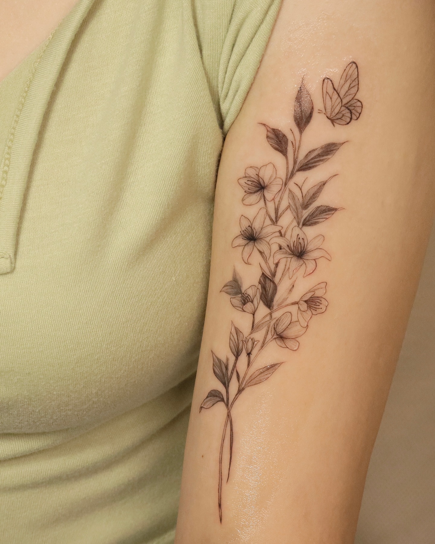Tattoo by @heoyeon__tattoo — black_and_grey