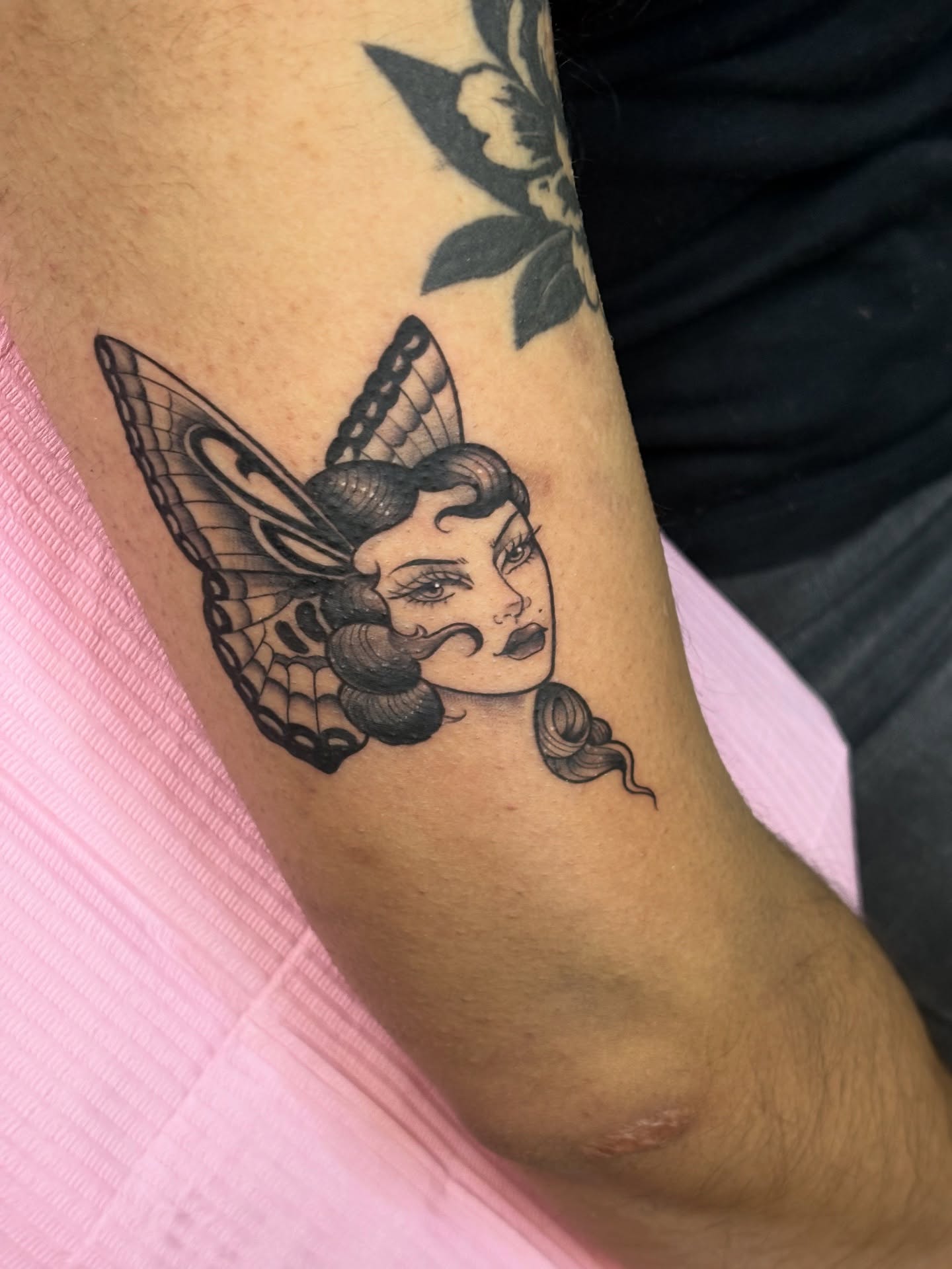 Tattoo by @obsidian_rabbit — black_and_grey, realism
