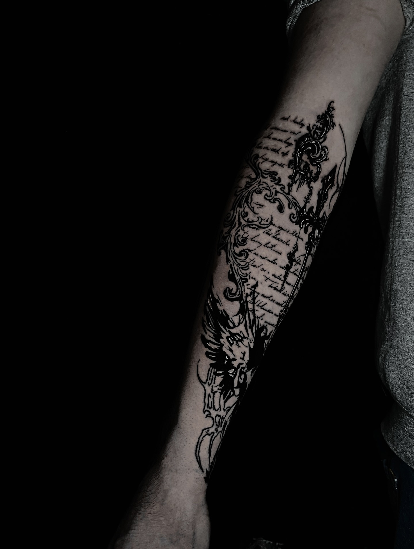 Tattoo by @blackworkbenz — black_and_grey, fine_line