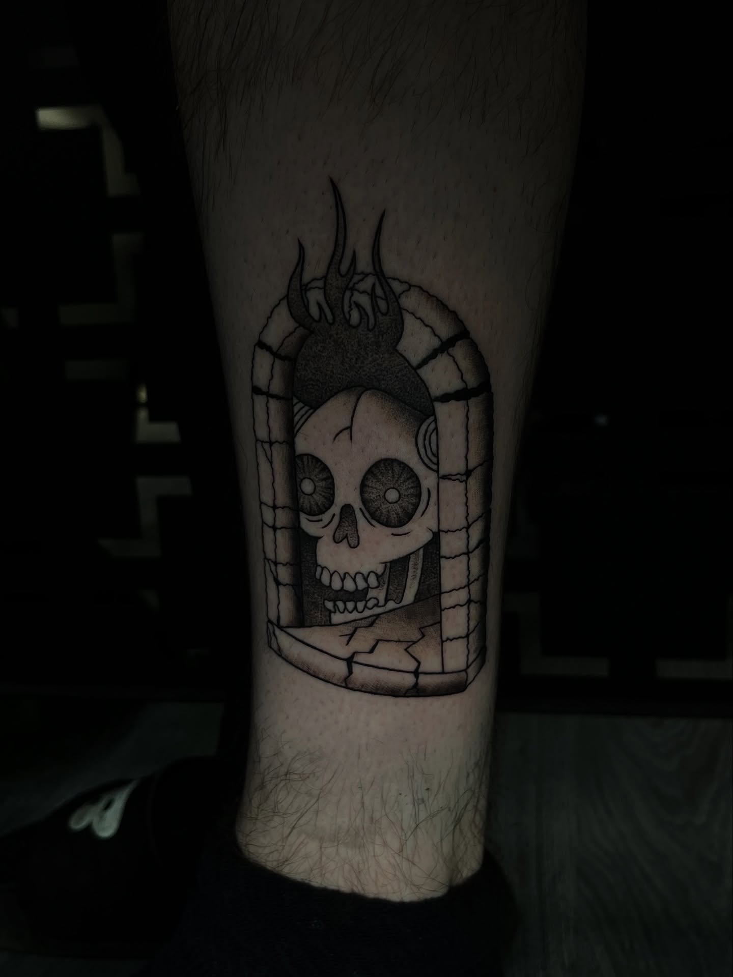 Tattoo by @arvay_tattoos — black_and_grey