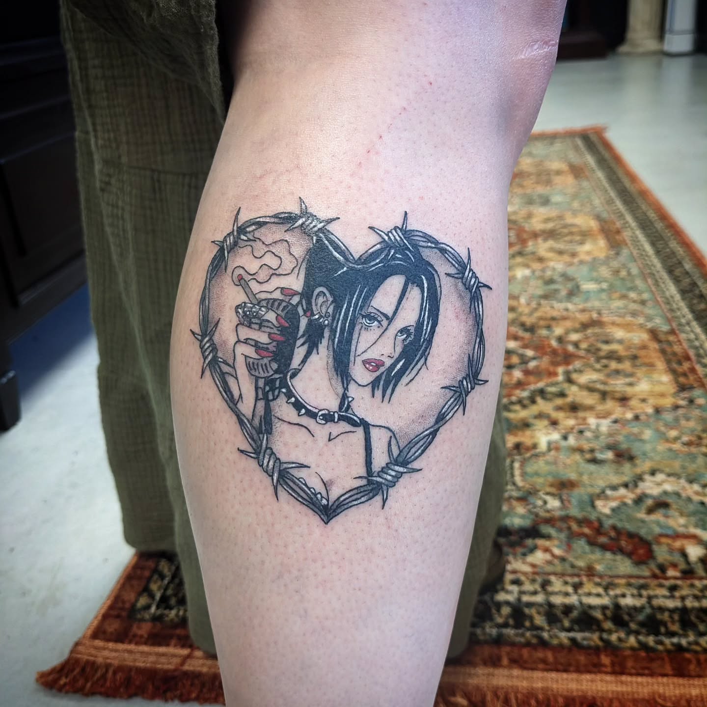 Barbed wire heart black and grey tattoo on the thigh by 𝕸𝖆𝖉𝖎 (𝕸𝖆𝖉 𝕯𝖔𝖌)