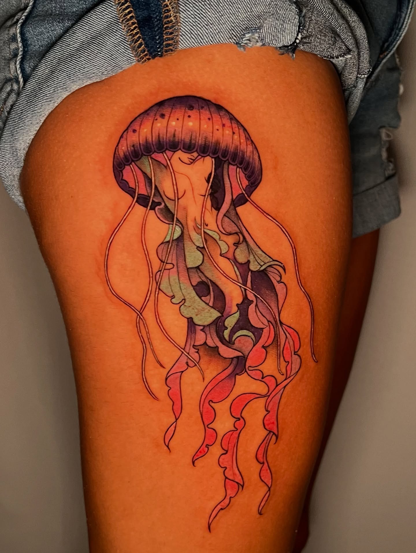 Jellyfish realism tattoo on the thigh by Joi Bailey, Denton, Texas