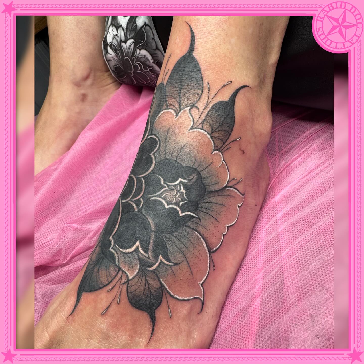 Flower black and grey tattoo on the foot by 𝕷𝖊𝖝𝖎 𝕽𝖚𝖓𝖞𝖔𝖓