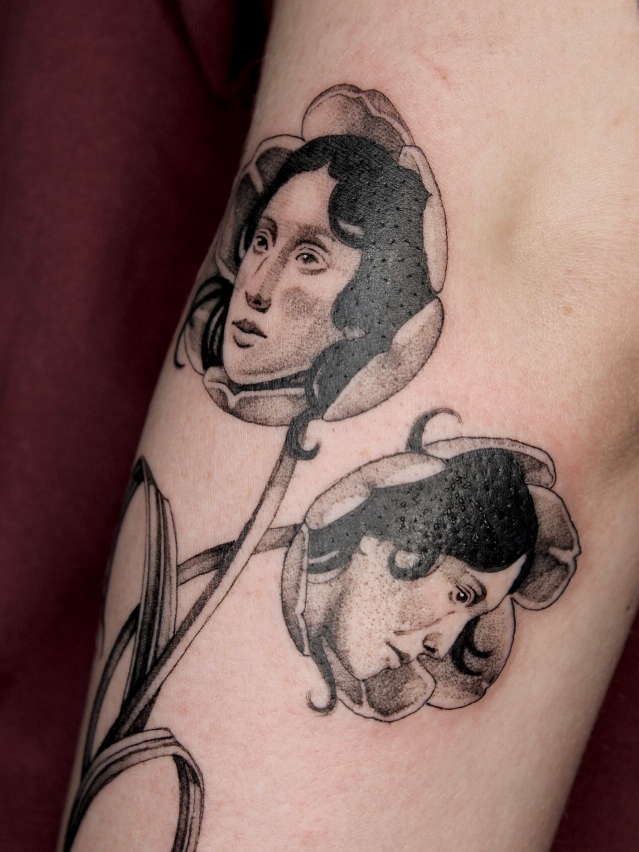 Tattoo by @jesskuesperttattoo β dotwork, realism