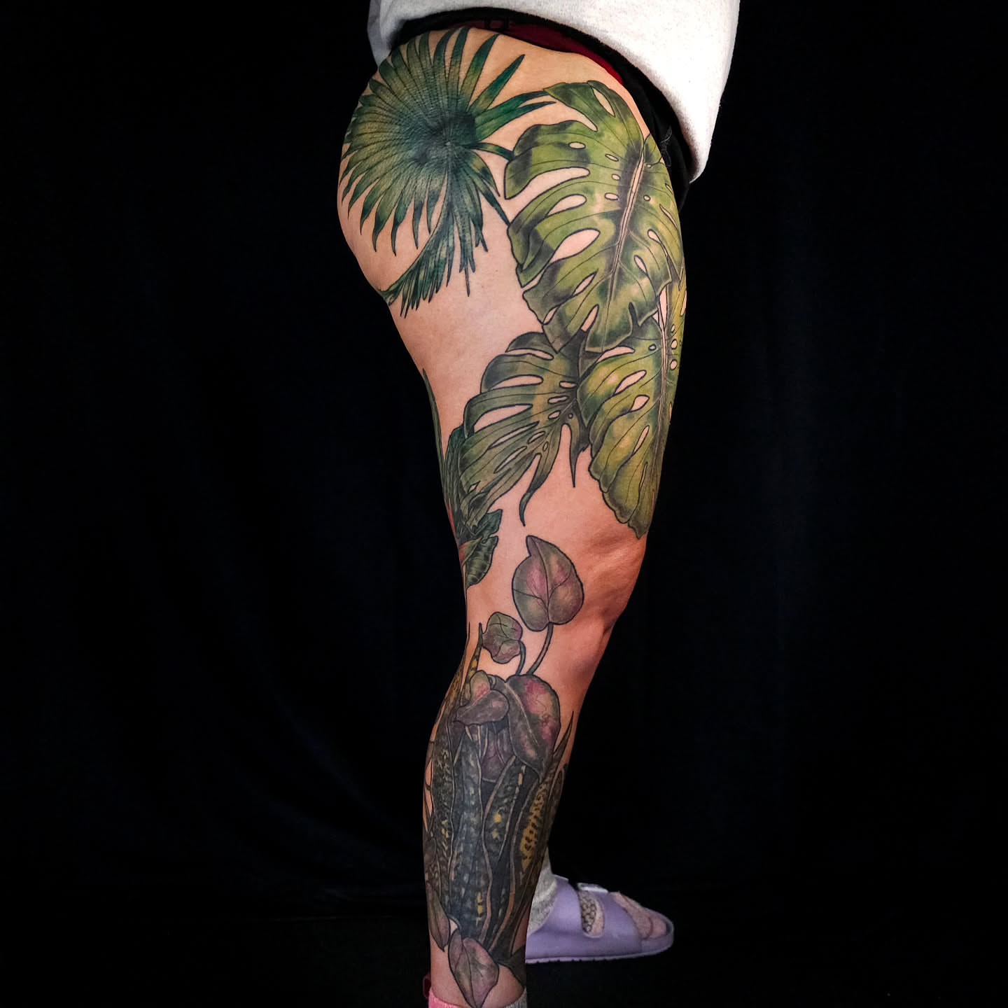 Tropical leaves realism tattoo on the leg by Eva the Tattoo Fartist in Seattle, WA, Seattle, Washington