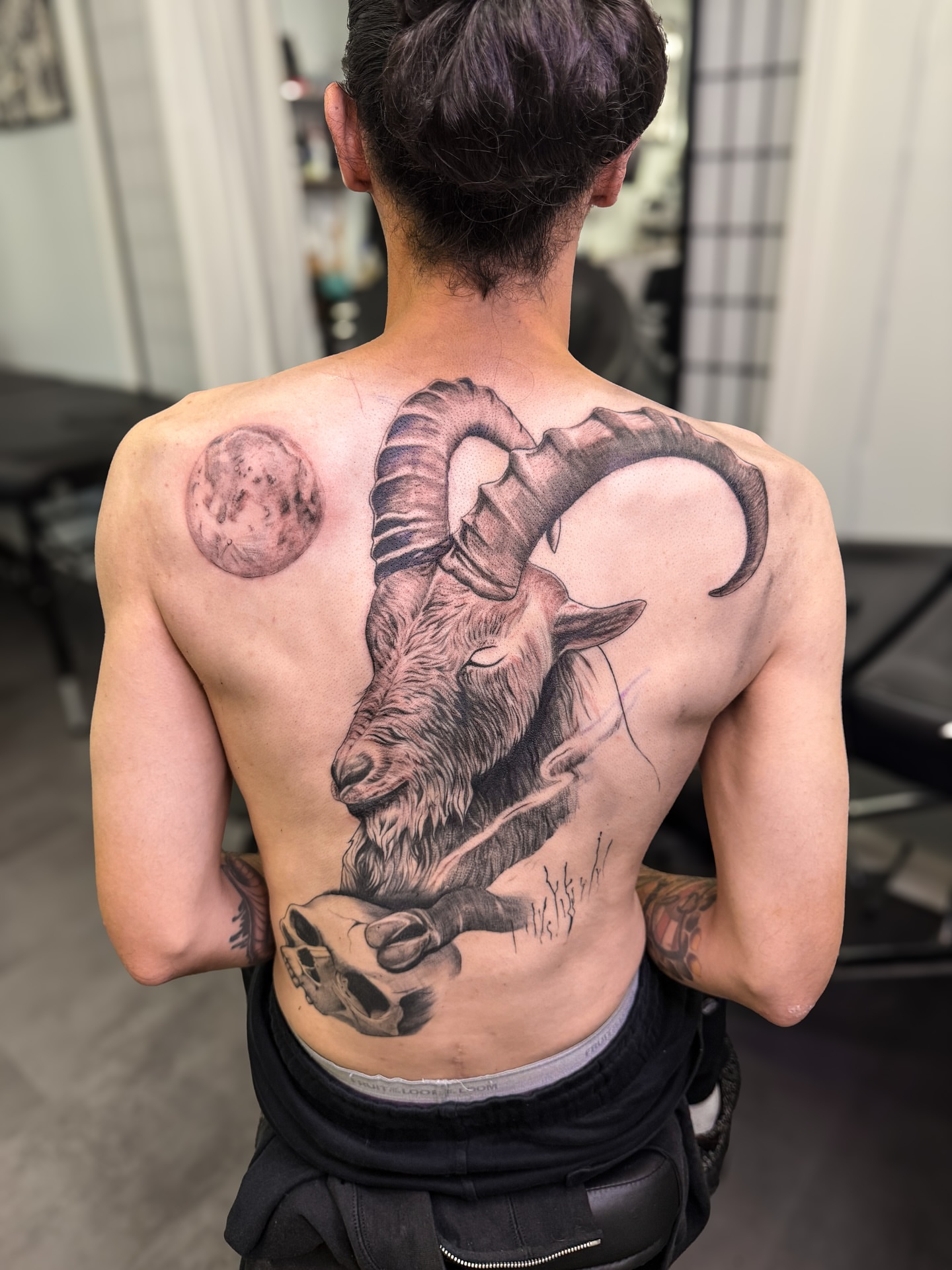 Ram realism tattoo on the back by Brows & Tattoos