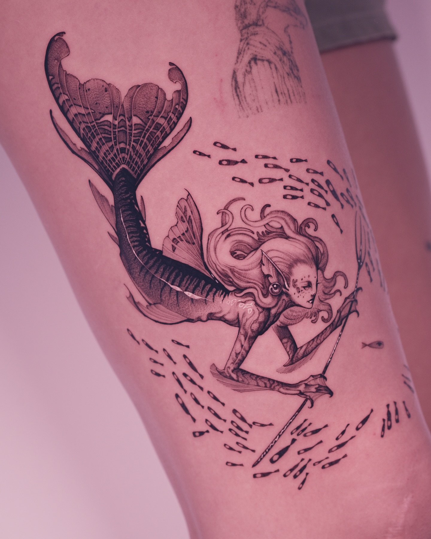 Mermaid black and grey tattoo on the leg by 9rukim