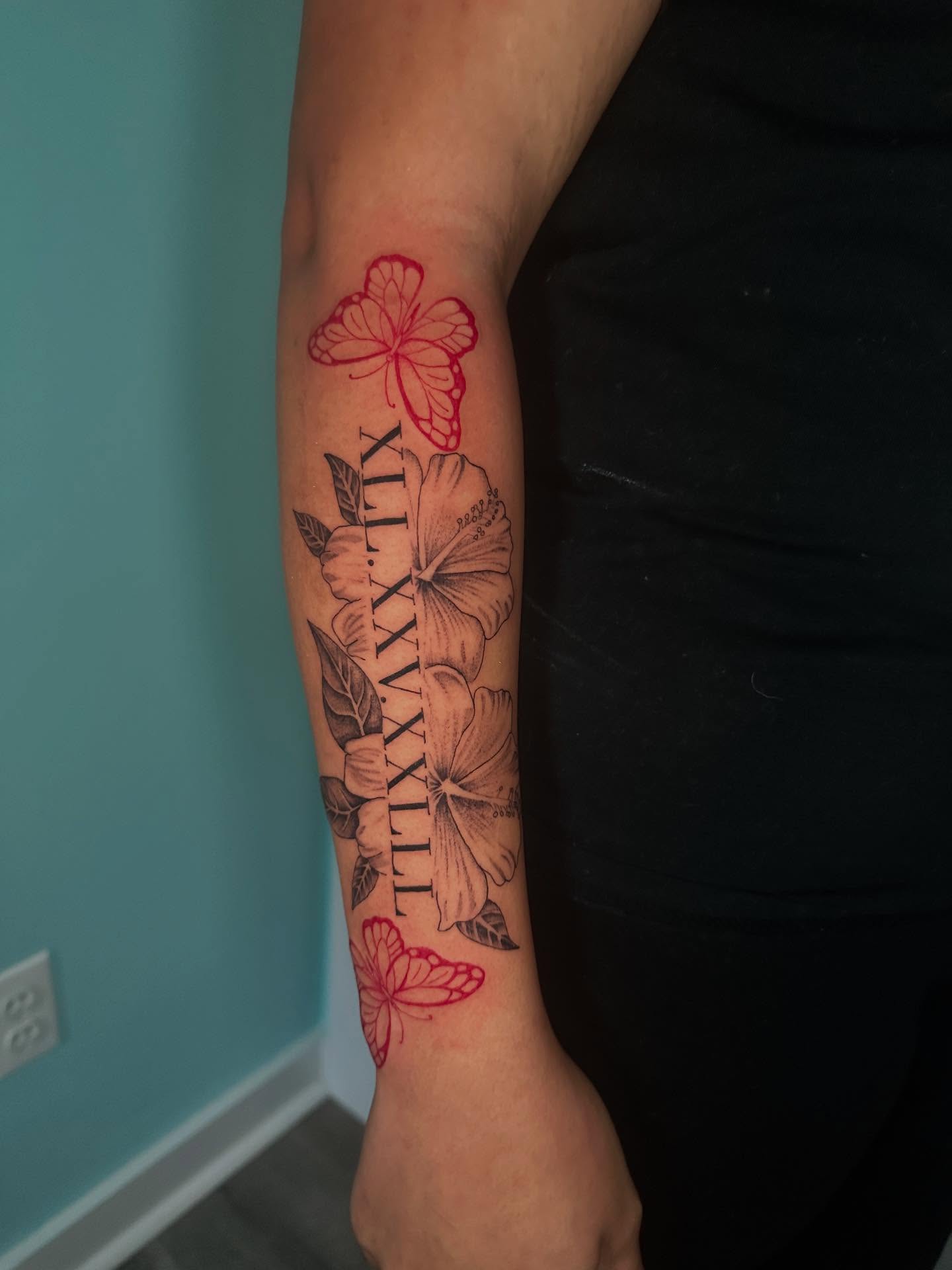 Tattoo by @nia.c__tattoo — black_and_grey