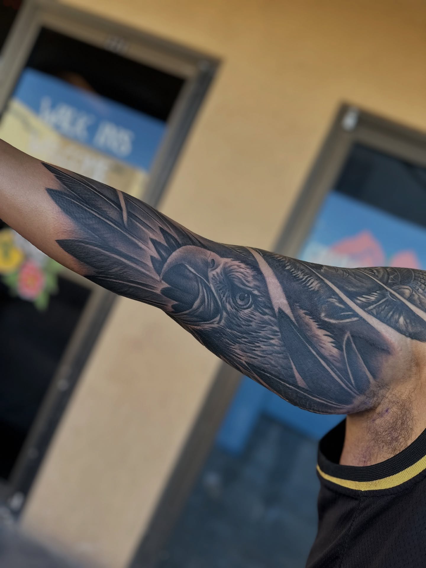 Raven realism tattoo on the forearm by Calvin Maryland 🇵🇹