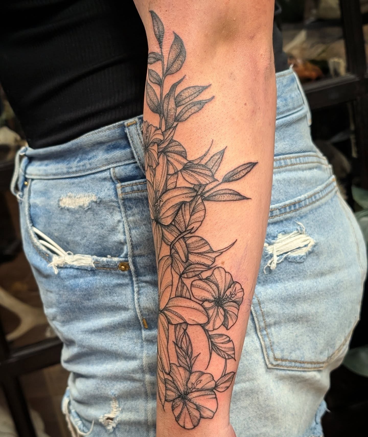Tattoo by @teresarosetattoos โ dotwork, geometric