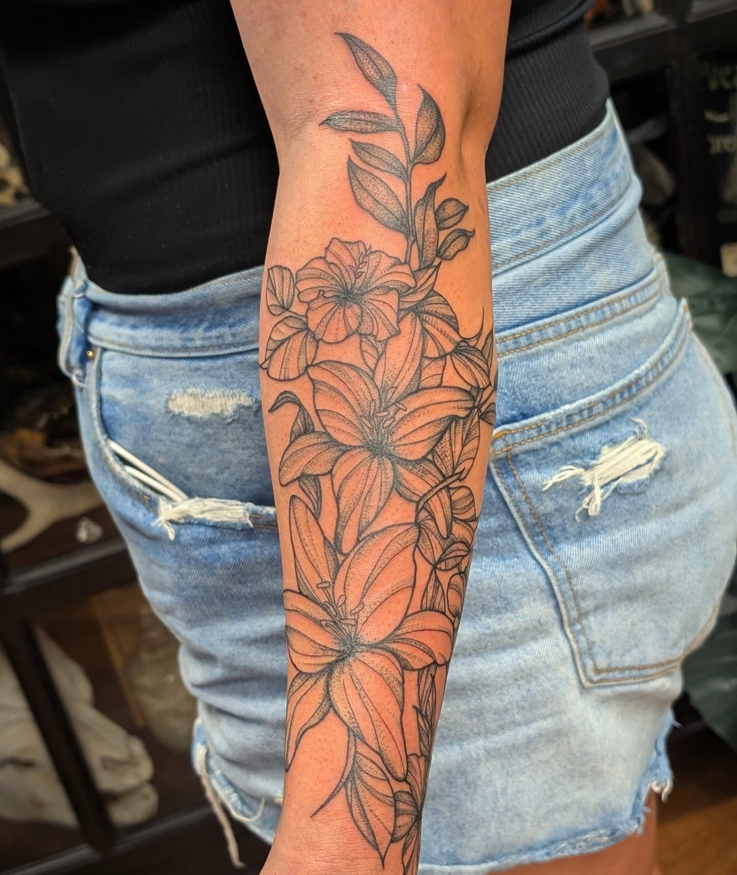Tattoo by @teresarosetattoos โ black_and_grey