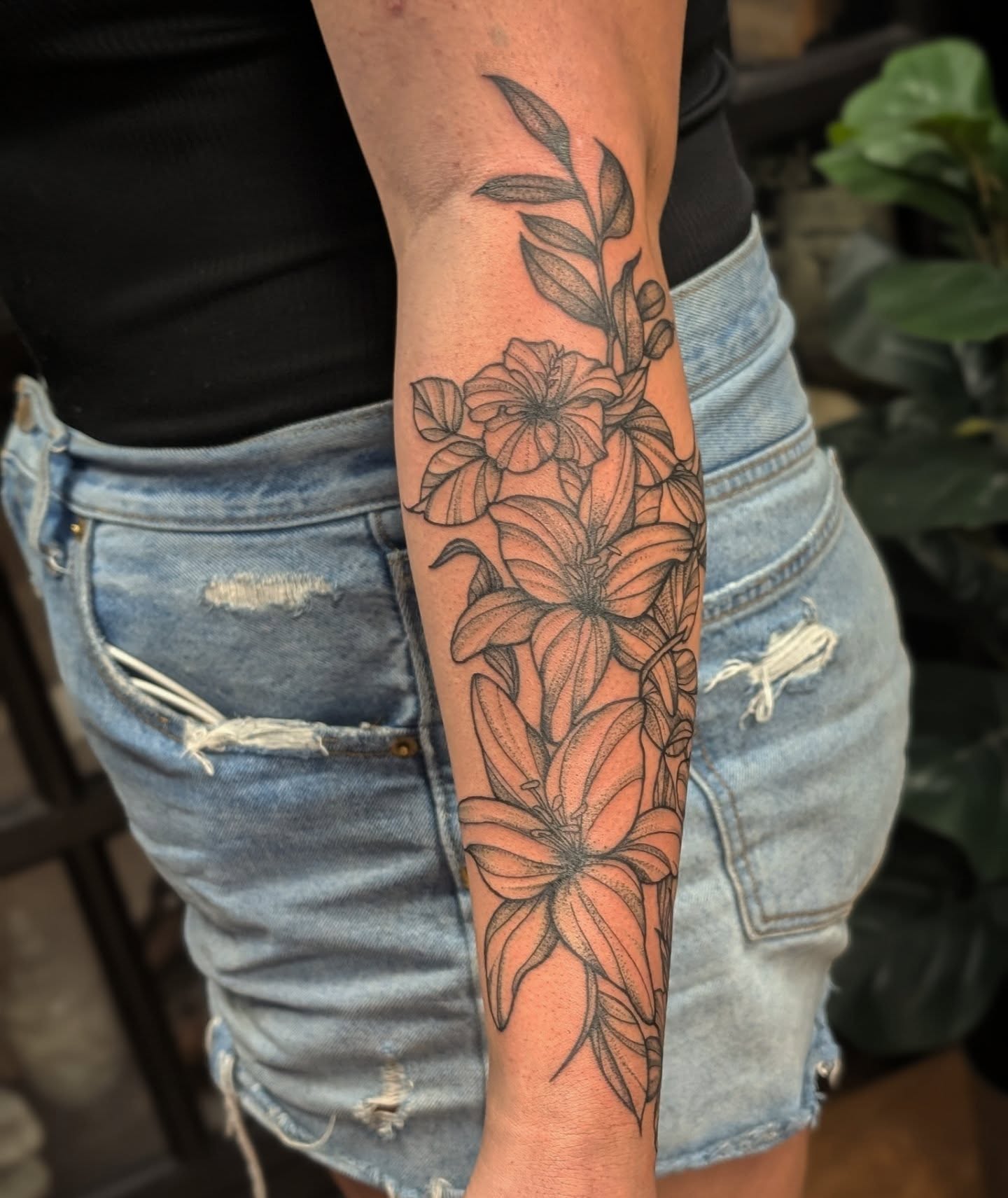 Tattoo by @teresarosetattoos โ black_and_grey