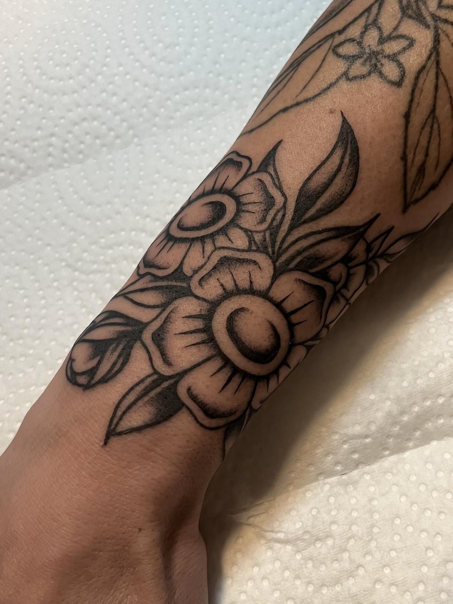 Tattoo by @ninarosatattoo — black_and_grey