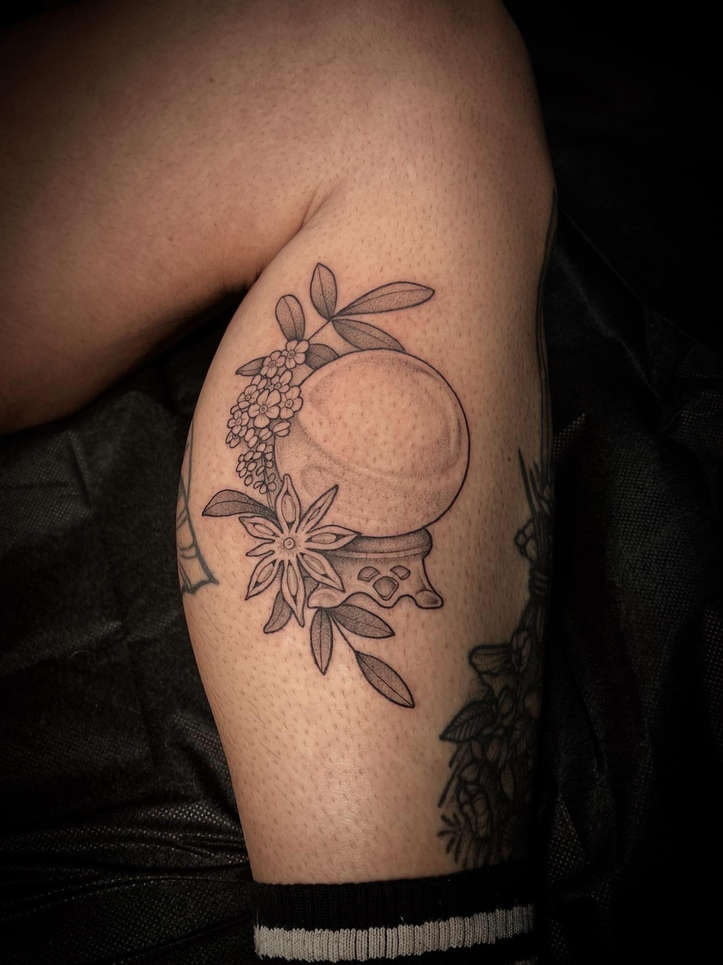 Tattoo by @avreysimone — black_and_grey