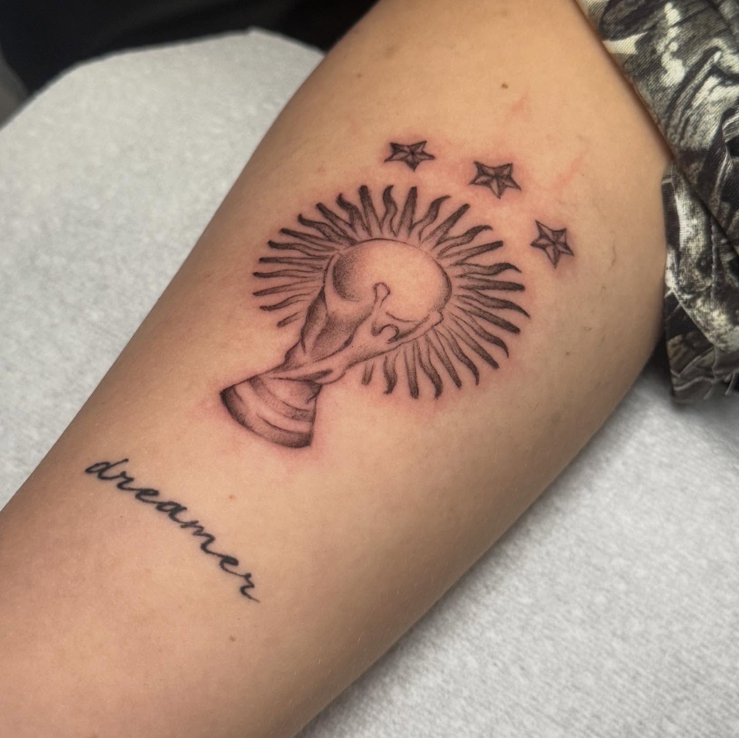 Dreamer black and grey tattoo on the forearm by dallas tattoo artist ๐ฒ๐ฝ bilingue