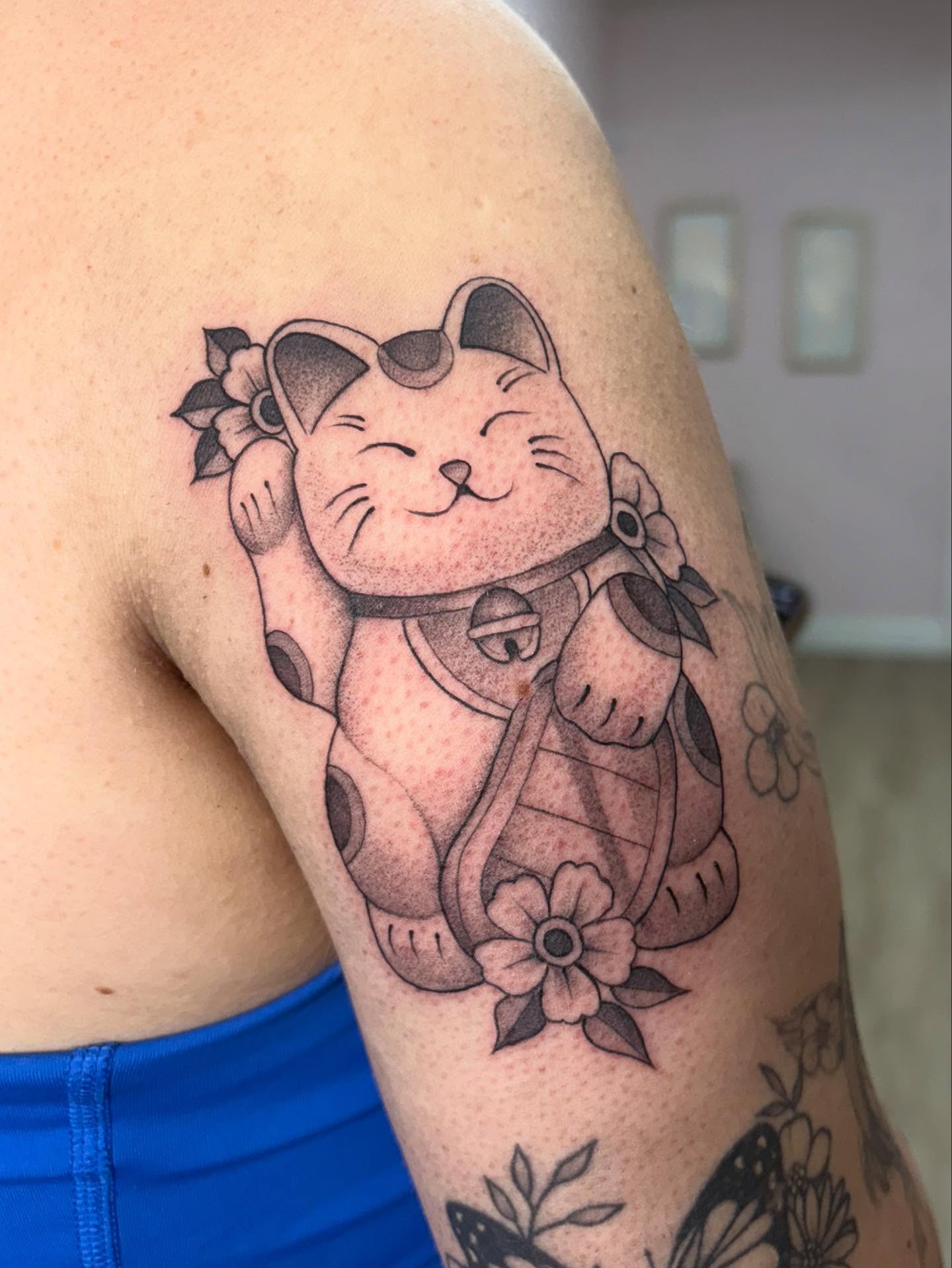 Tattoo by @inkbyjackie_ β dotwork
