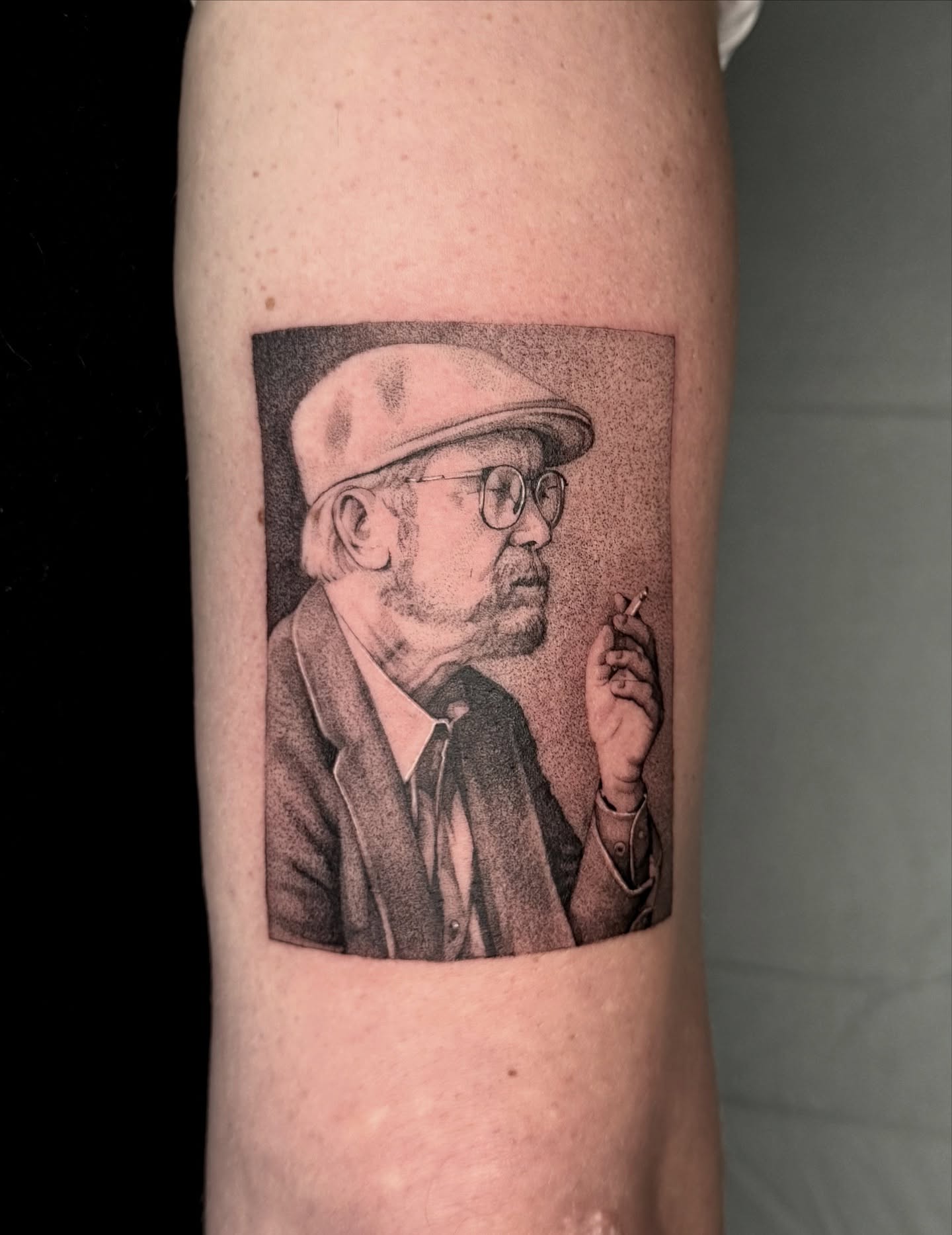 Tattoo by @jesskuesperttattoo β dotwork