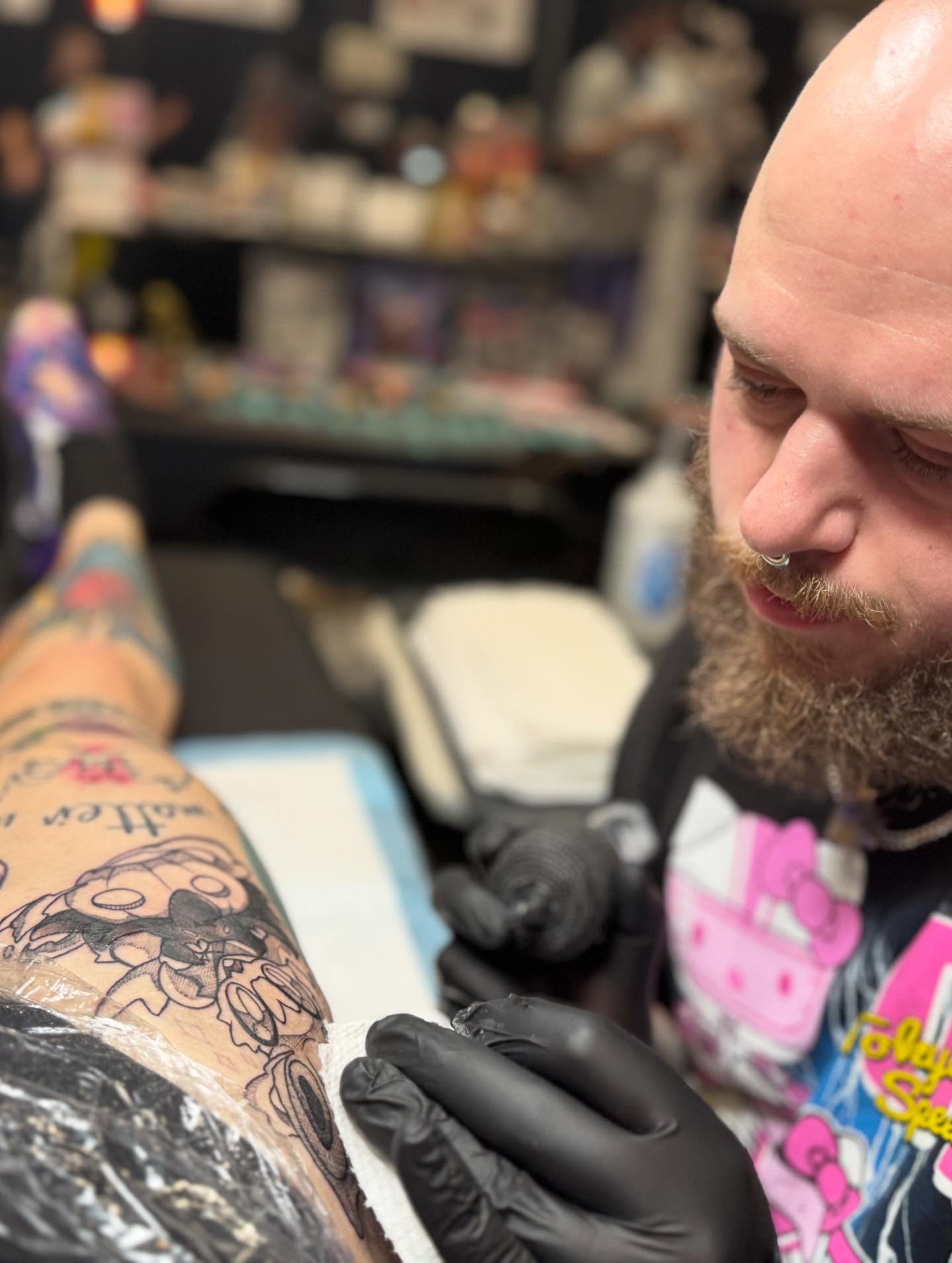 Tattoo by @piercingsbybefffff_ — american_traditional