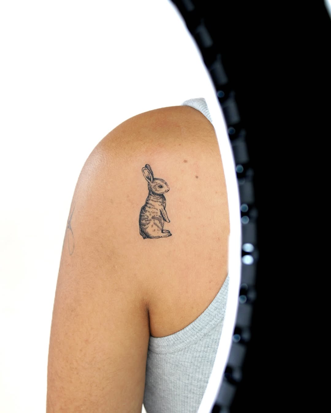 Tattoo by @tatmostat — illustrative, fine_line