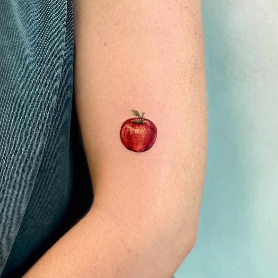 Tattoo by @shishkina_art โ realism