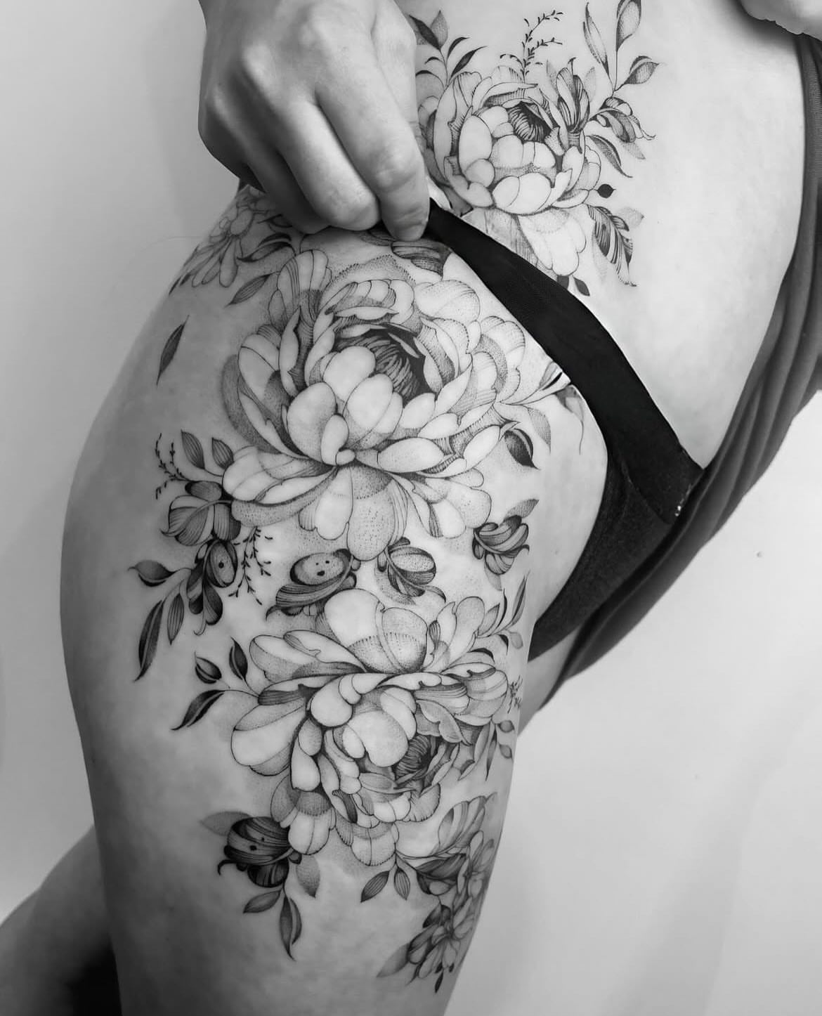 Tattoo by @allisson.lestudion20 — black_and_grey, realism
