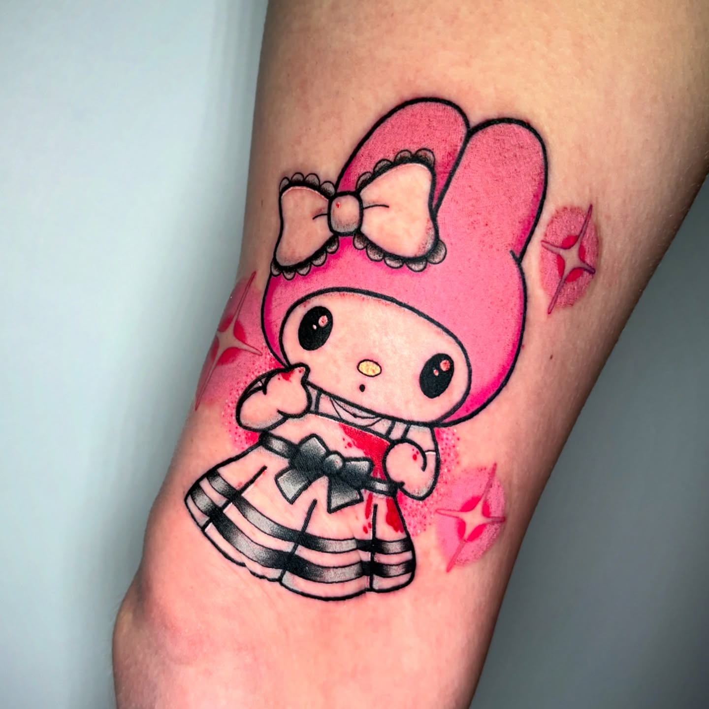 My Melody illustrative tattoo on the forearm by . 🎀 𝓚𝓪𝔂𝓵𝓪 𝓟𝓪𝓻𝓵𝓮𝓮 🎀 .