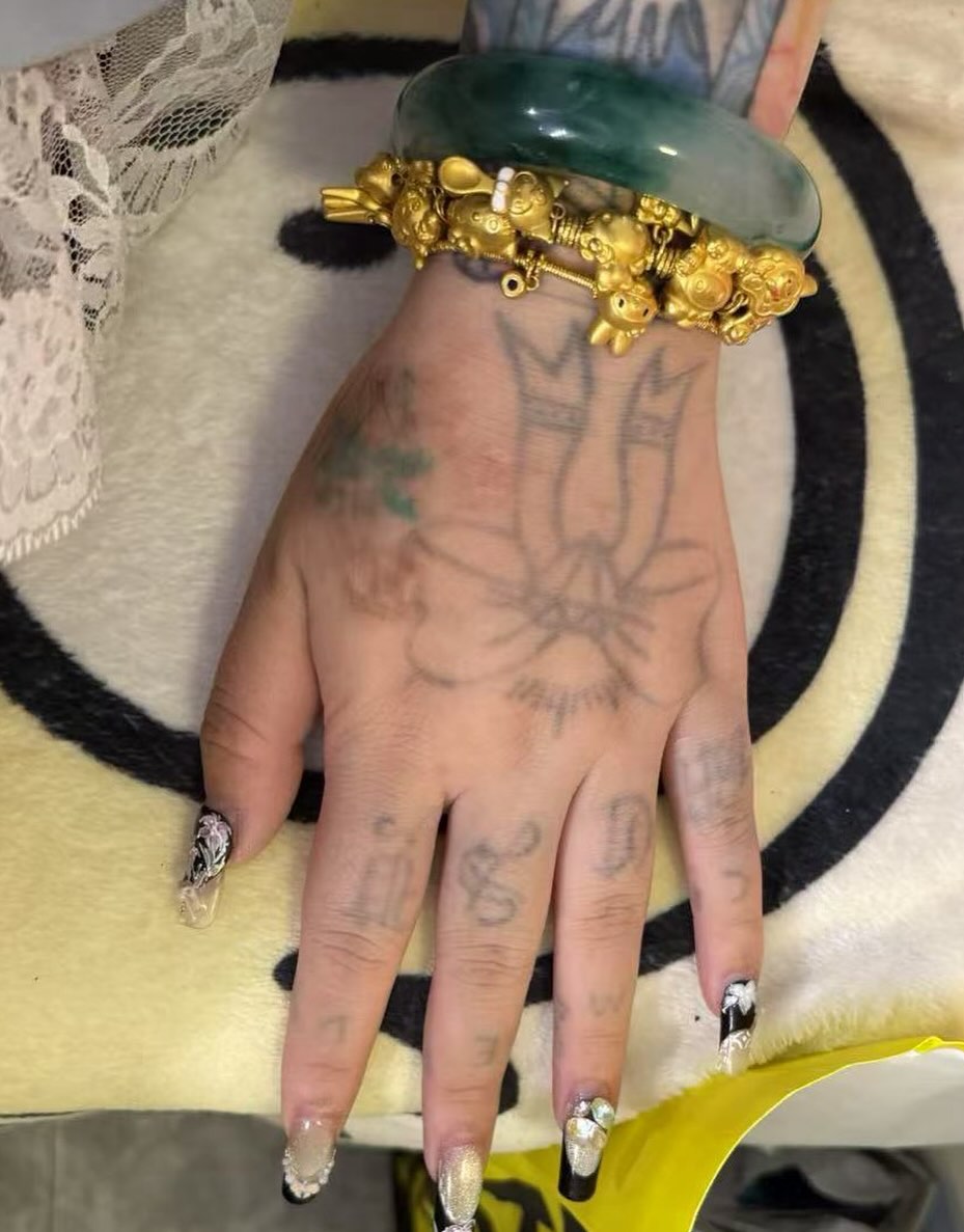 Tattoo by @kill.sweetie — black_and_grey