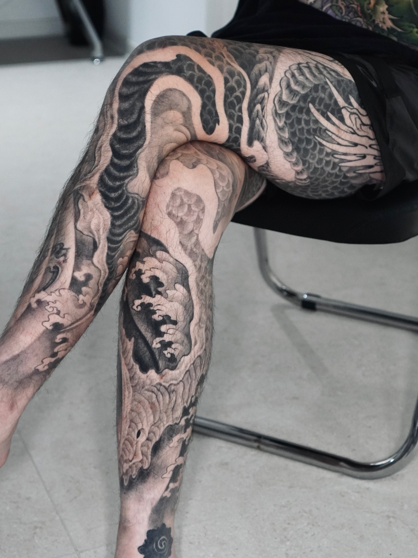 Dragon japanese irezumi tattoo on the thigh by 睿刺造物