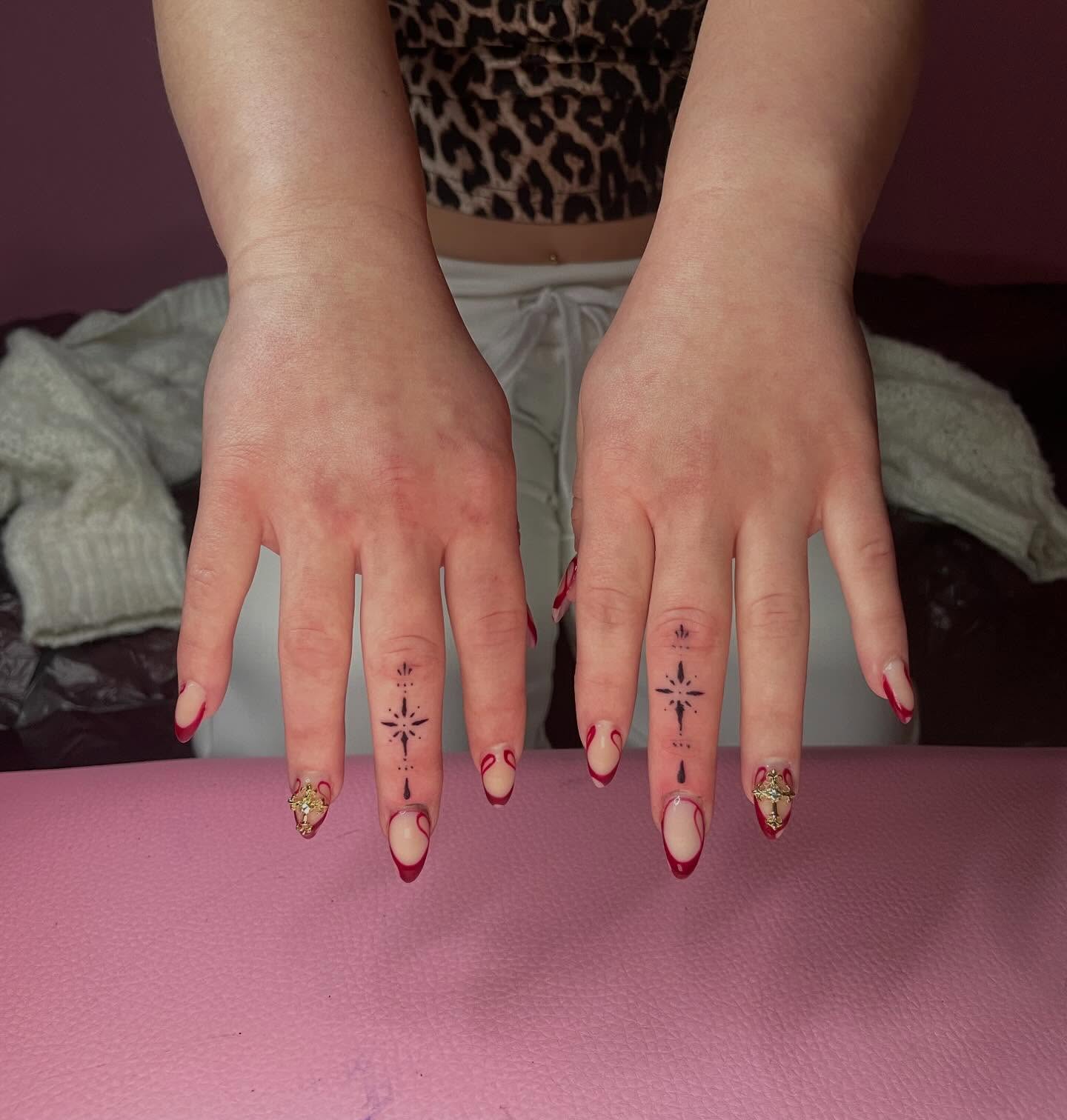Nail art geometric tattoo on the hand by lu ๐
