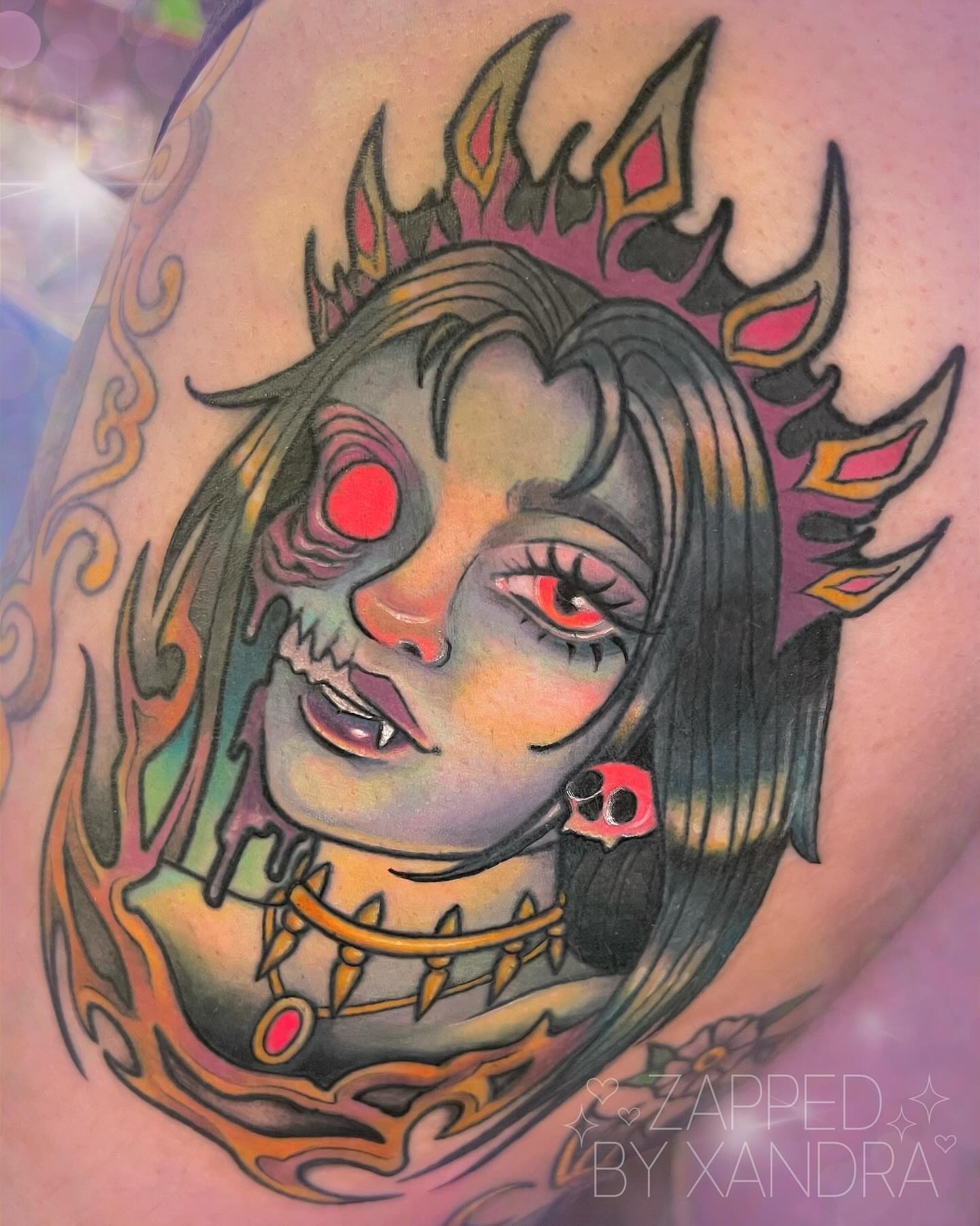 Female portrait American traditional tattoo on the shoulder by ๐๐ข๐ฏ๐ฅ๐ณ๐ข