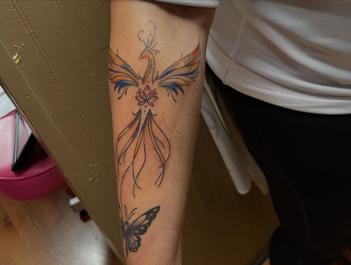 Tattoo by @bodyartbycakens — dotwork, new_school