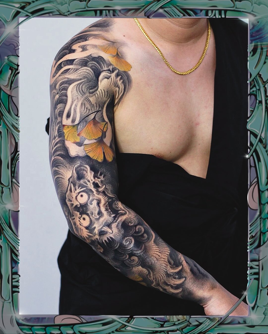 Koi fish and ginkgo leaves japanese irezumi tattoo on the upper arm by 睿刺造物