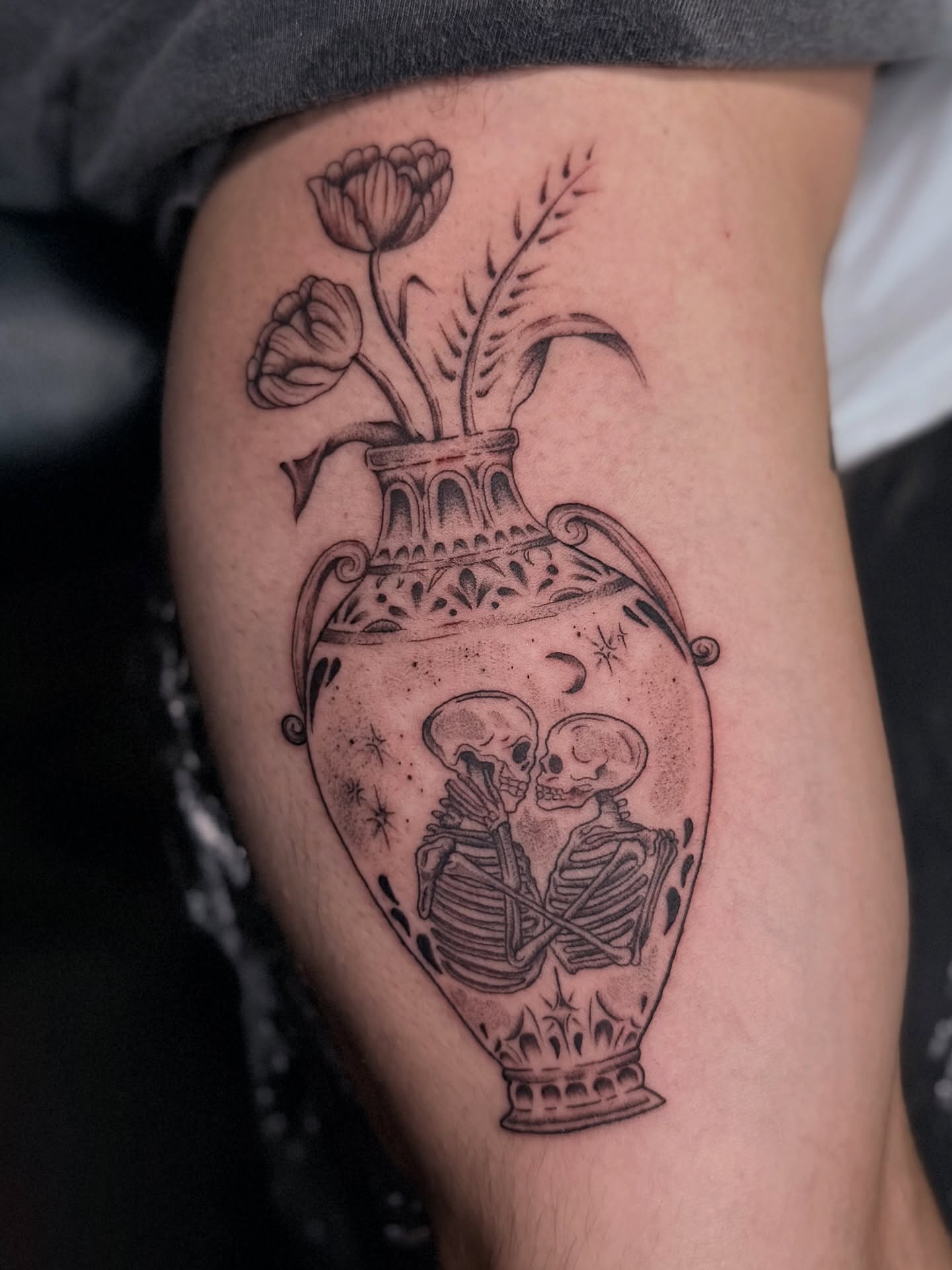 Skeleton couple in vase black and grey tattoo on the thigh by 𝔐𝔦𝔠𝔥𝔢𝔩𝔩𝔢𝔫 🦇