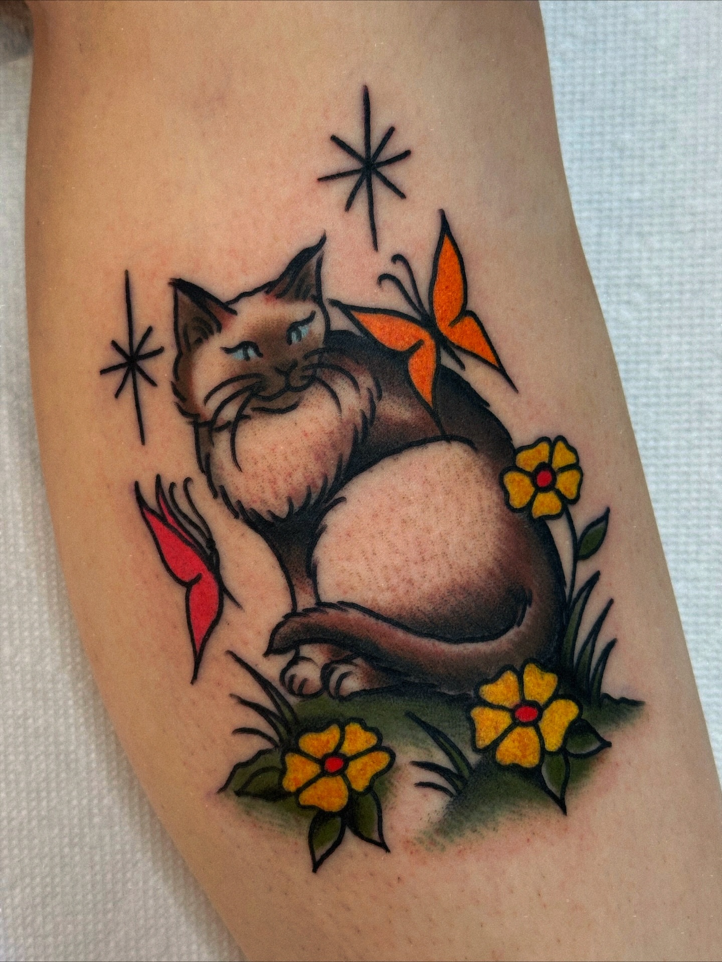 Tattoo by @lindseebeetattoo — american_traditional