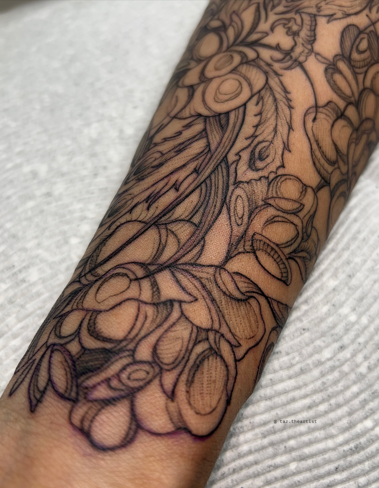 Floral pattern black and grey tattoo on the forearm by 𝖙𝖆𝖟 🫧✮♡ₐₜₗ ₙᵧʗ