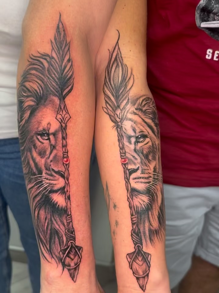 Lion and spear realism tattoo on the leg by guinn_art_tatts, Le Moule