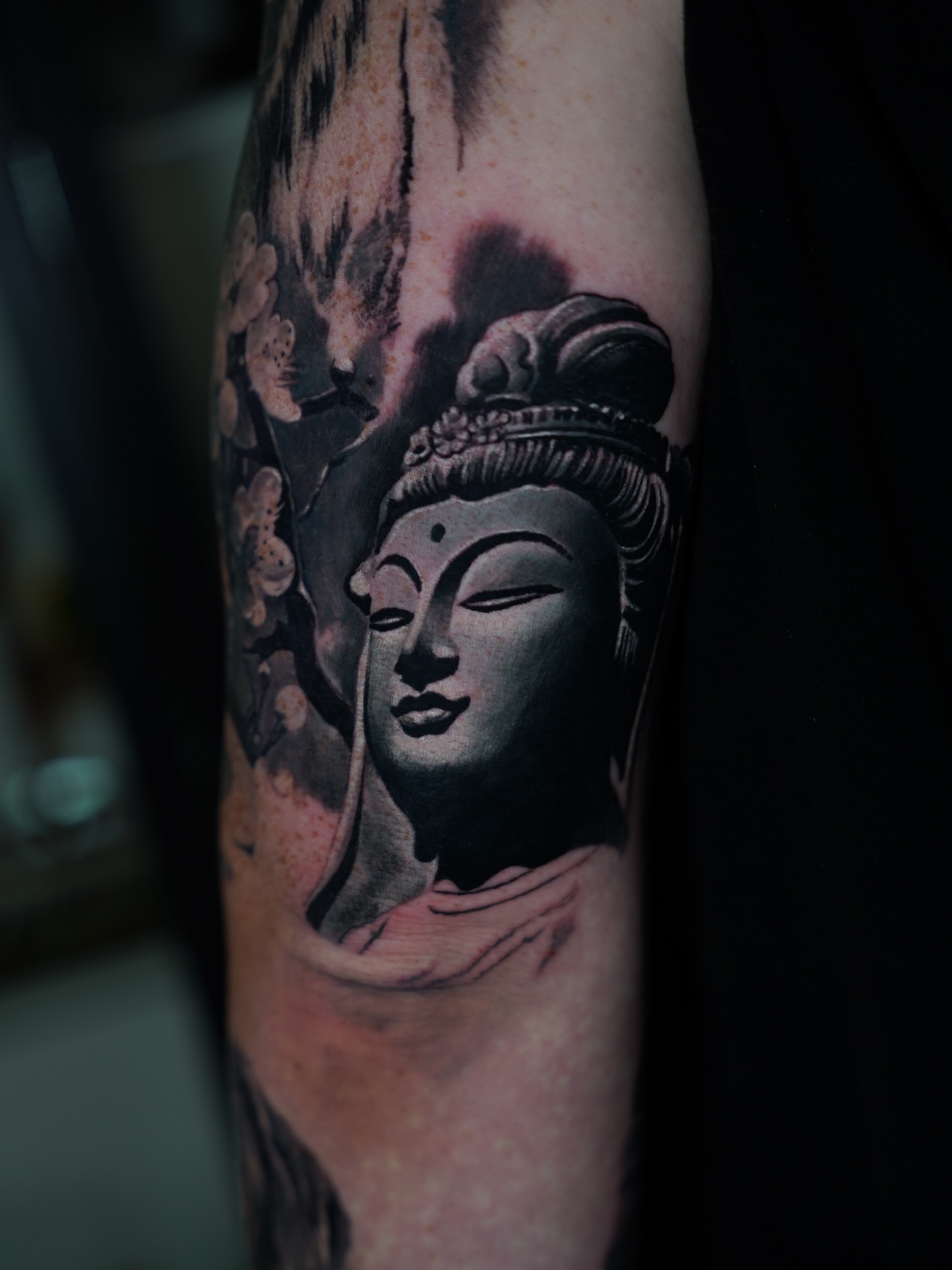Tattoo by @vlad.tatto_o β black_and_grey