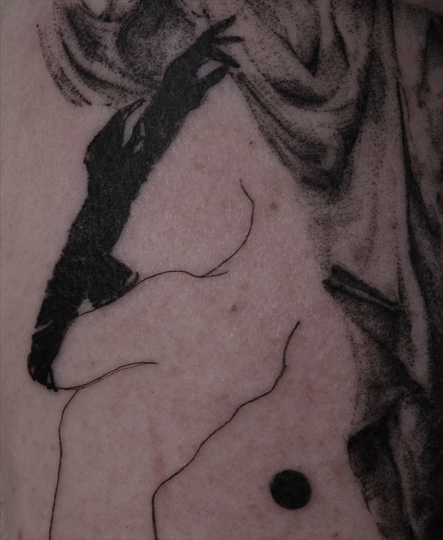 Nude woman dotwork tattoo on the torso by Mané, Portland, Oregon