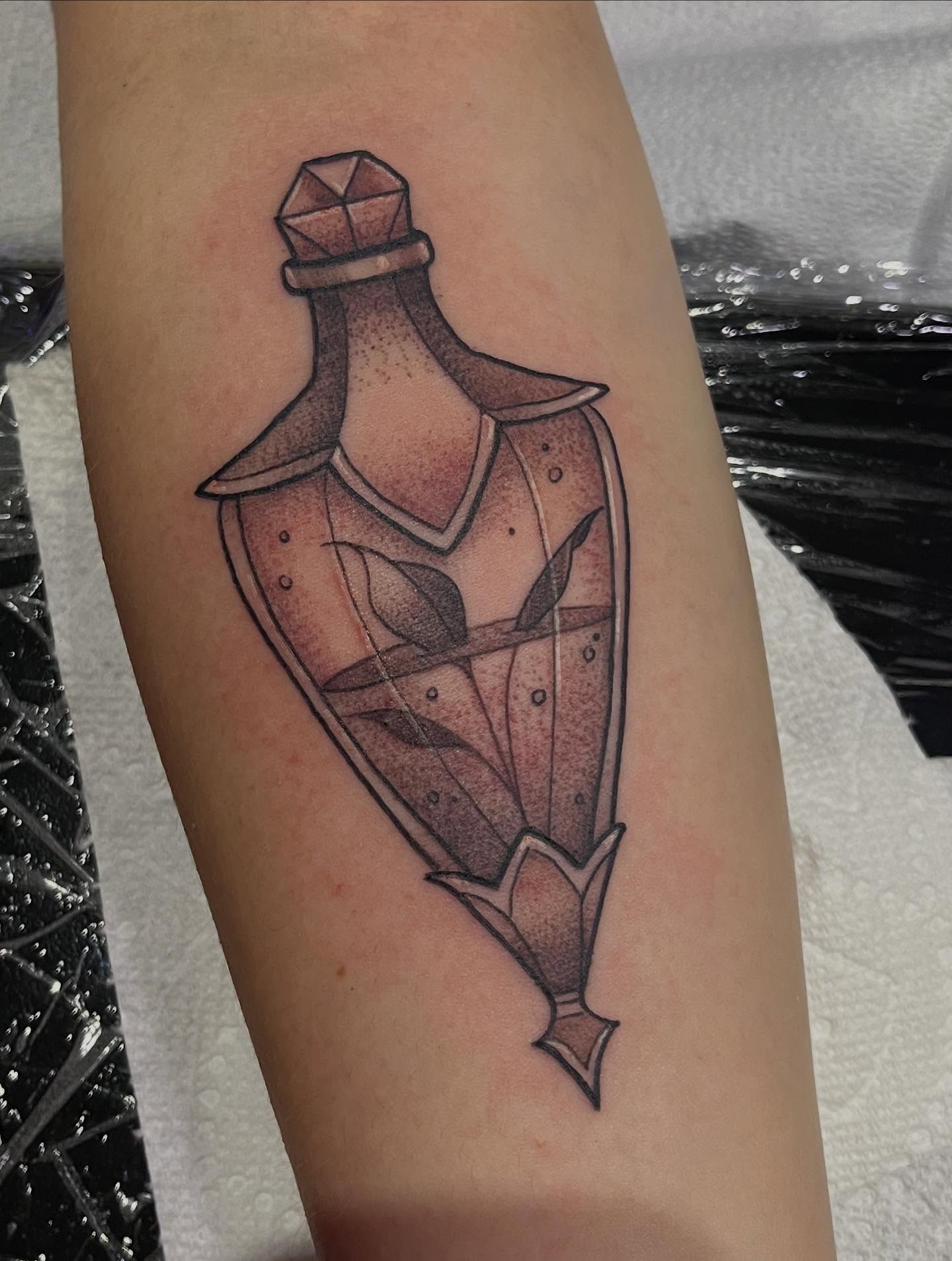 Tattoo by @ellmackk — dotwork, geometric