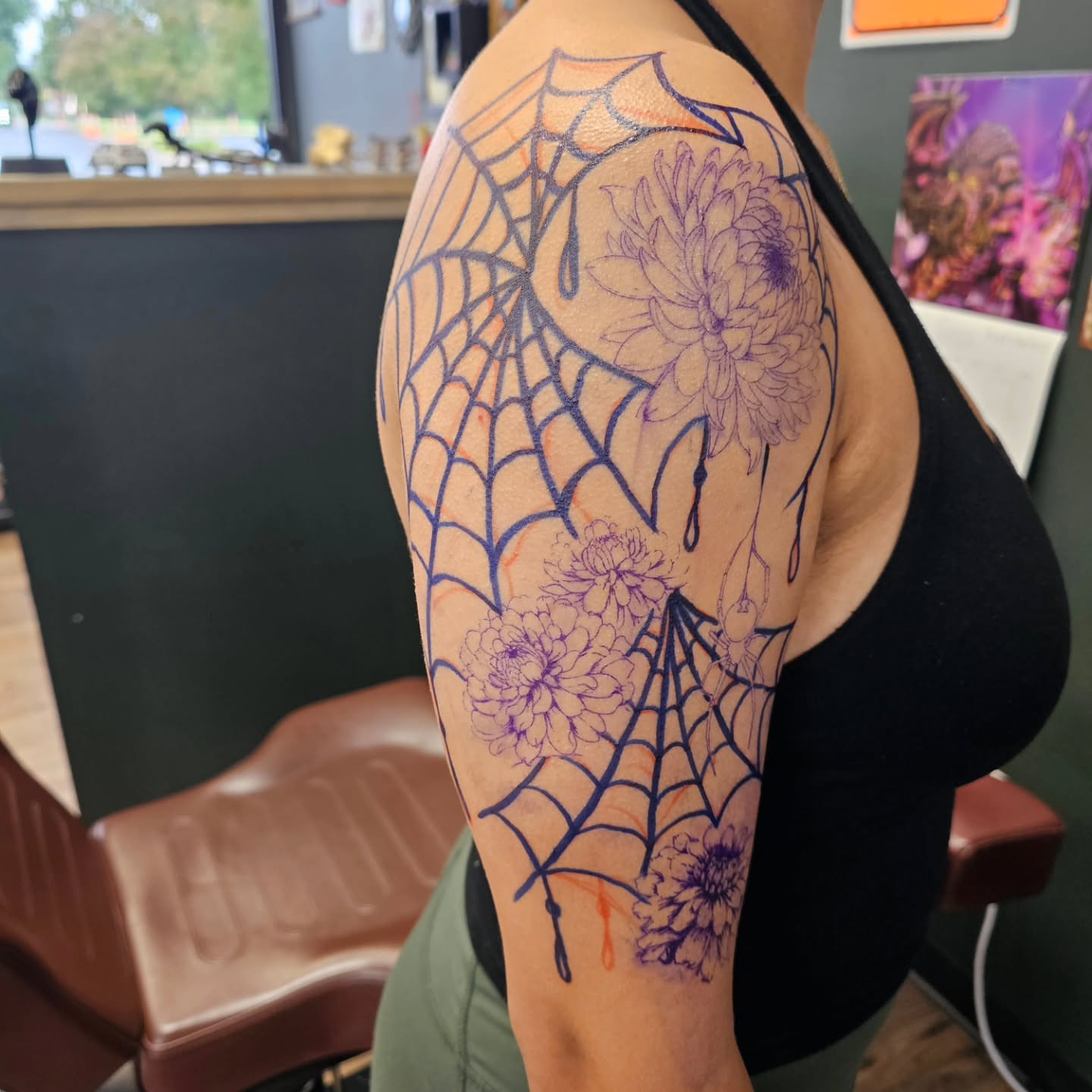 Tattoo by @indeedilly — dotwork, geometric
