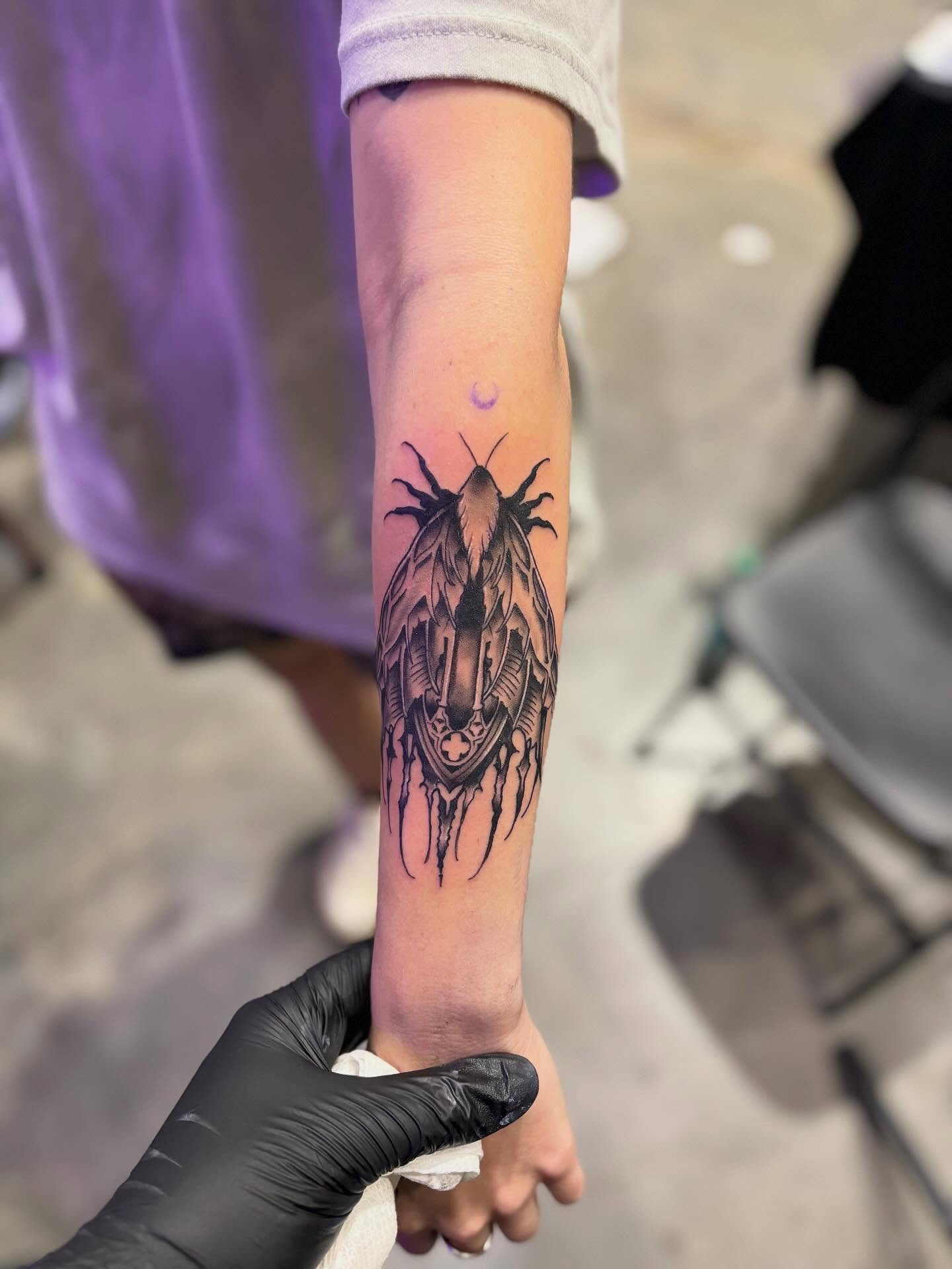 Tattoo by @foxesden666 — black_and_grey, geometric