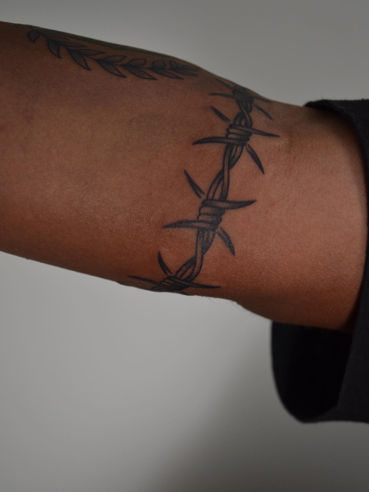 Tattoo by @vulgarviolets — black_and_grey
