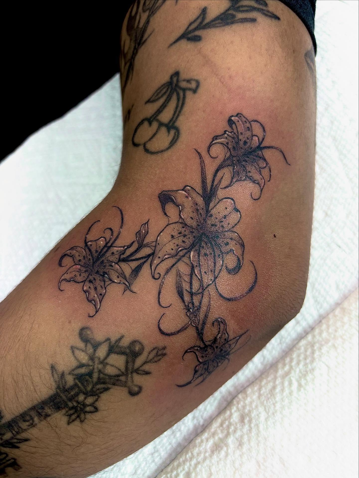 Tattoo by @inkkate_ — black_and_grey