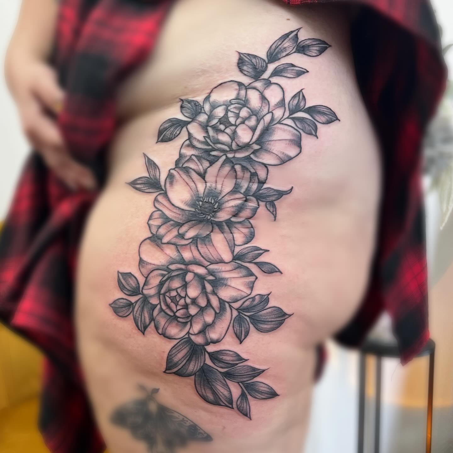 Tattoo by @jesscorinnetattoo — black_and_grey